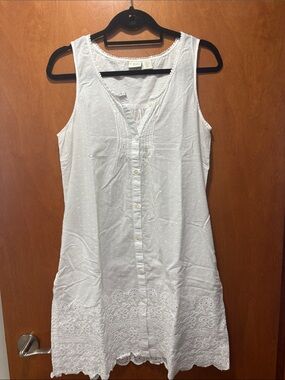 St. Tropez White Eyelet Sleeveless Top
